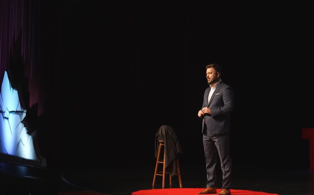 De ce ignorăm semnalele corpului? – Dr. Iulian Călin la TEDx Baia Mare explică greșelile frecvente în prevenția infarctului